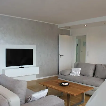 Designer In Apartamento
